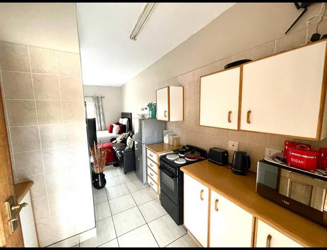 1 BEDROOM PROPERTY TO RENT IN DASSIE RAND